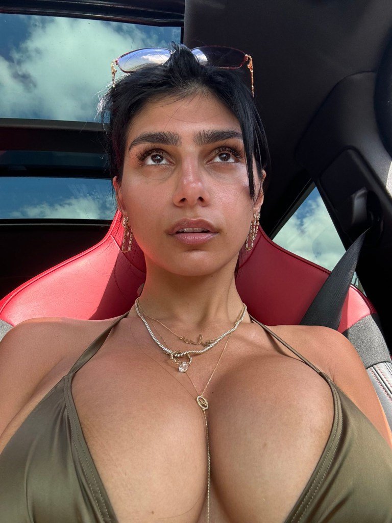 “Mia Khalifa is the Lauryn Hill of What?” The Internet Reacts to Viral Tweet