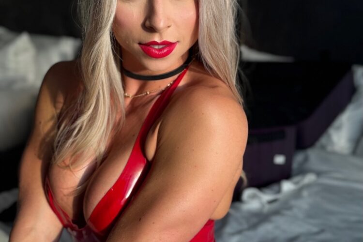 Tiffani Time WINS Her 1st Industry Award